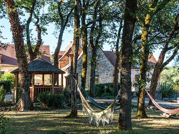 Domaine-de-nineyrolle-gites-chambres-d-hotes-dordogne-hamac