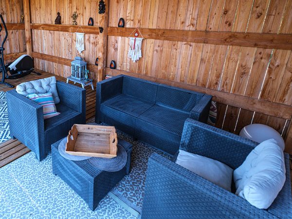 Domaine-de-nineyrolle-gites-chambres-d-hotes-dordogne-salon-de-jardin