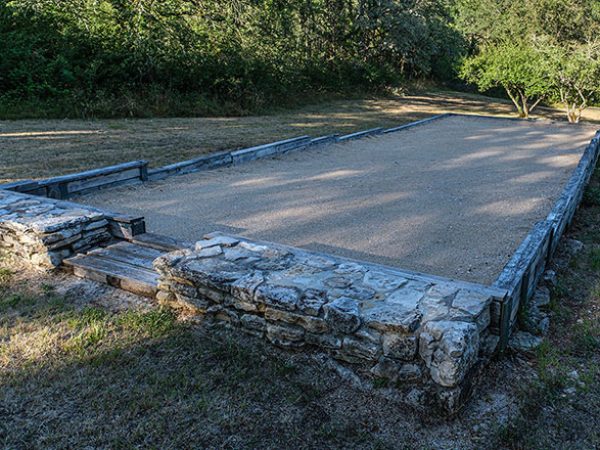 Domaine-de-nineyrolle-gites-chambres-d-hotes-dordogne-terrain-de-petanque